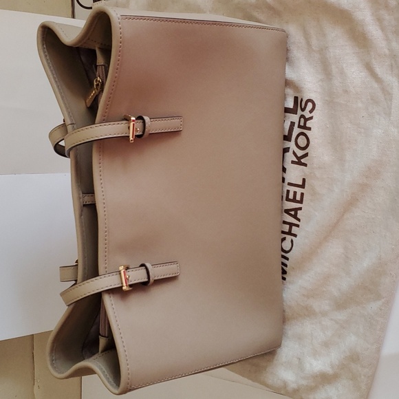 🤩New authentic Mikael kors jer set travel handbag - Picture 7 of 17